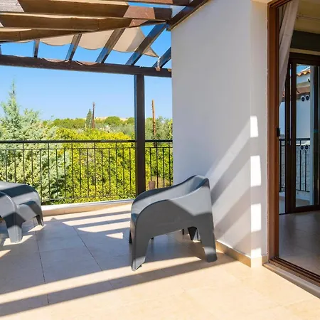 Vila Oliva By *
